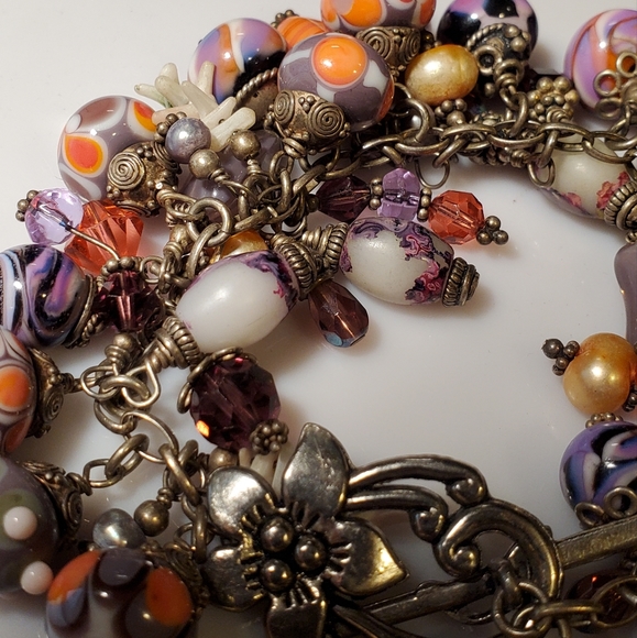 Beautiful Dangling Bracelet - Picture 2 of 14